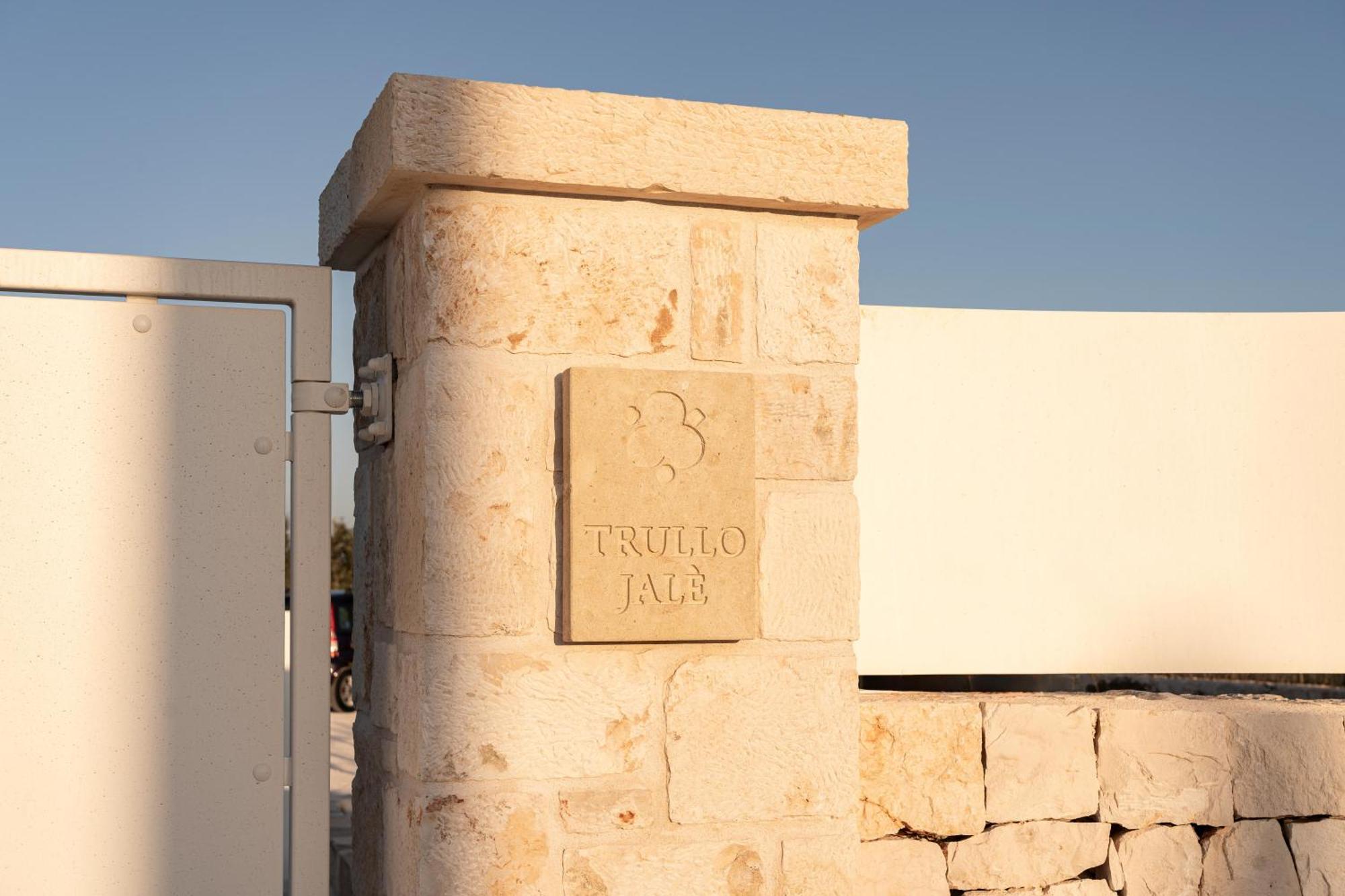 Trullo Jale - Boutique Apartments Ostuni Ngoại thất bức ảnh