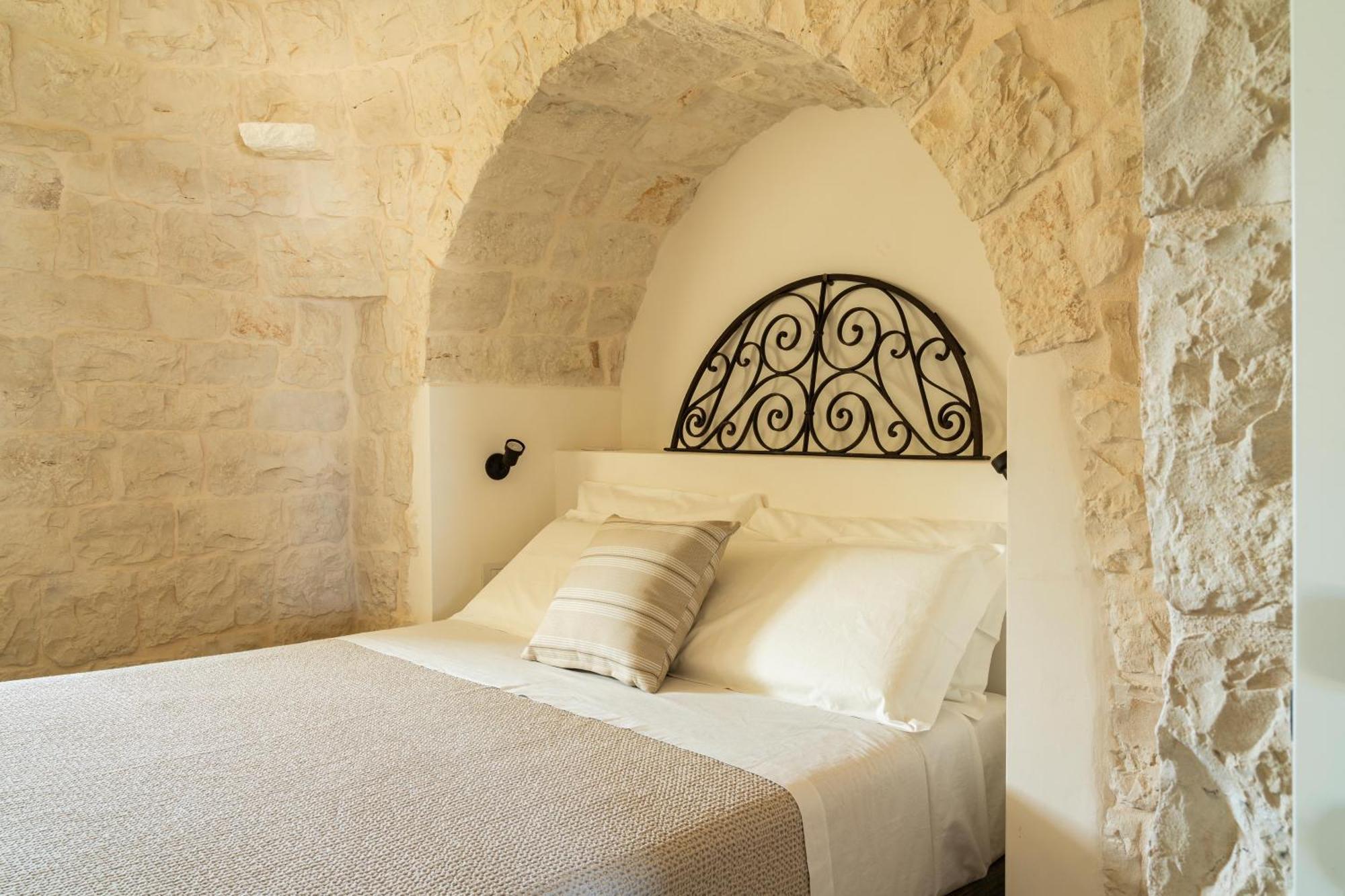 Trullo Jale - Boutique Apartments Ostuni Ngoại thất bức ảnh
